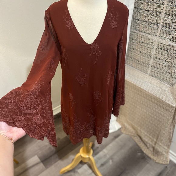 WAYF Halifax Dress Dark Red Burgundy Scallop Hem - Picture 2 of 10